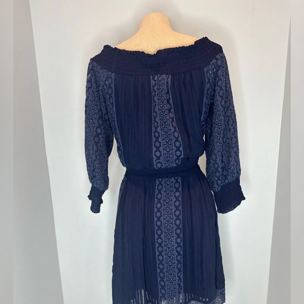 Alice + Olivia Pammy Eyelet Navy Blue - Picture 3 of 9